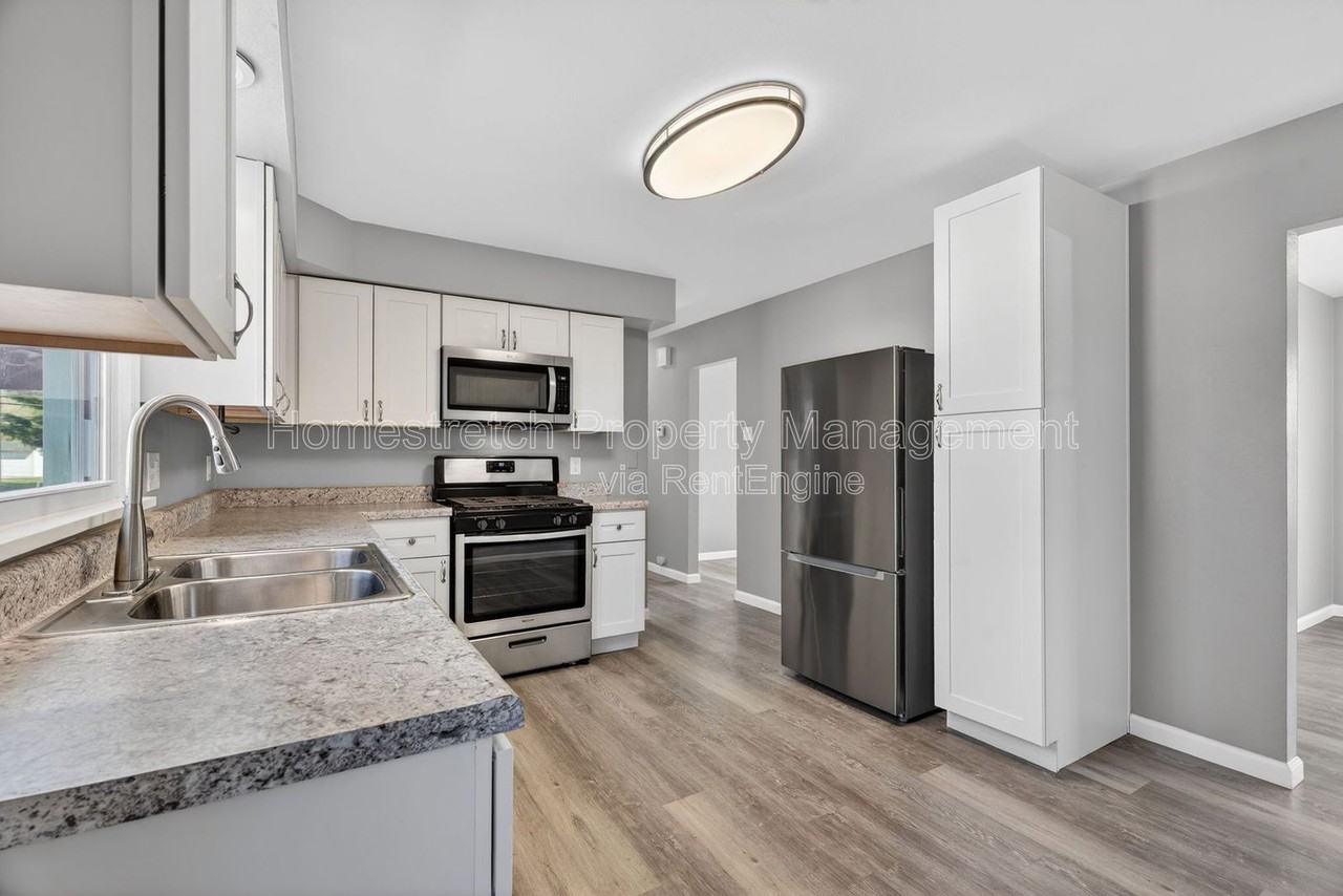 9625 Theodosia Ave - Photo 7 of 46