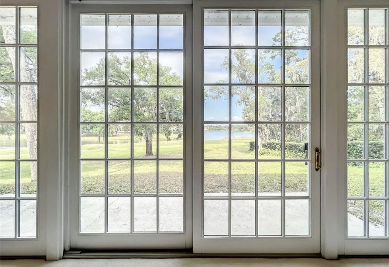 2054 Sawgrass Dr - Photo 5 of 16