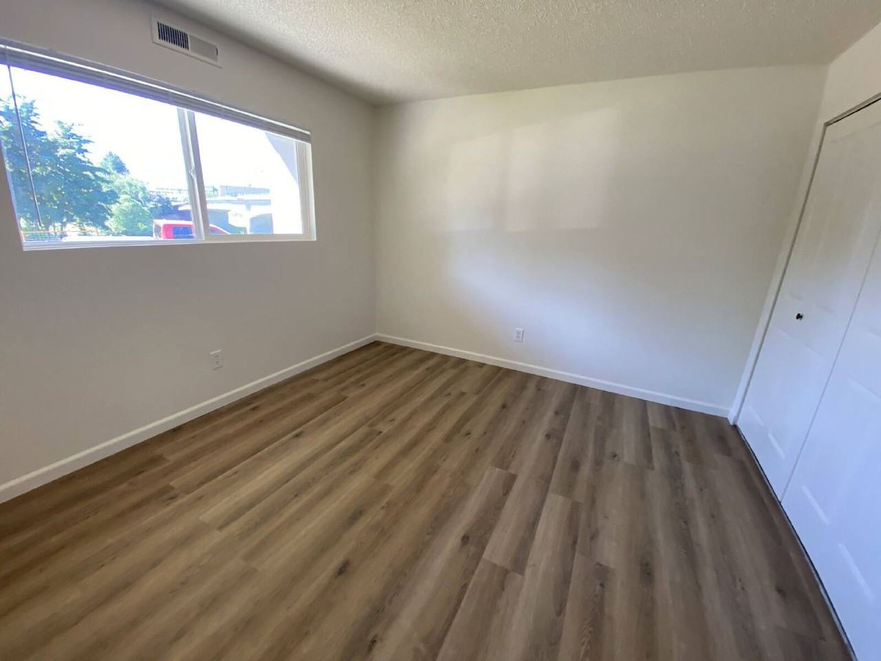 633 Se Flint St #3 - Photo 5 of 10