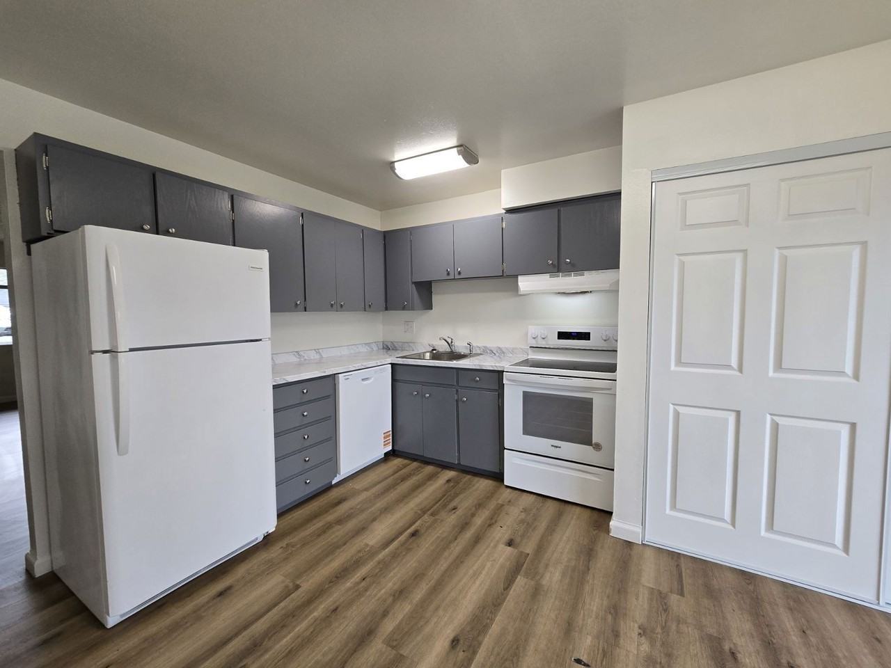 633 Se Flint St #3 - Photo 7 of 10