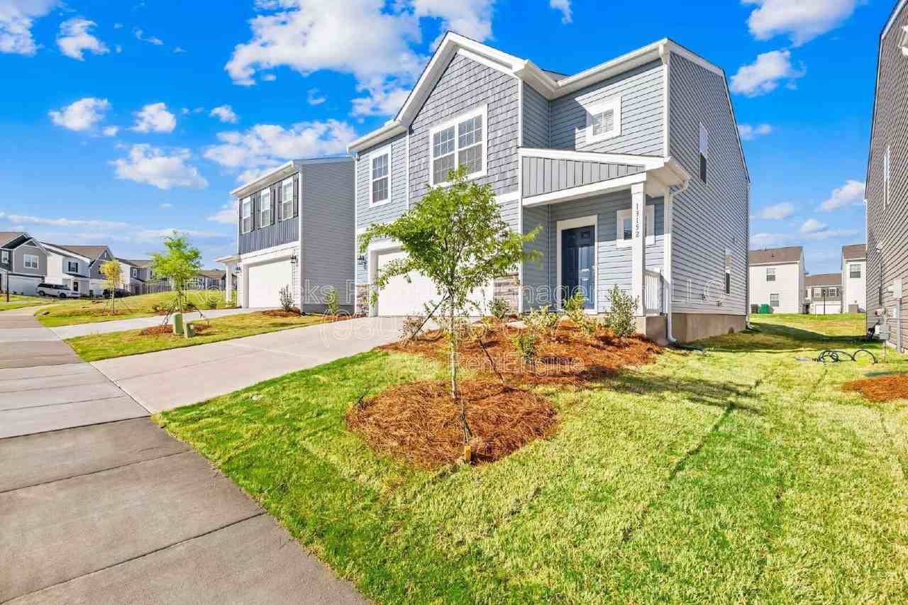 13152 Hampton Bay Ln - Photo 2 of 21