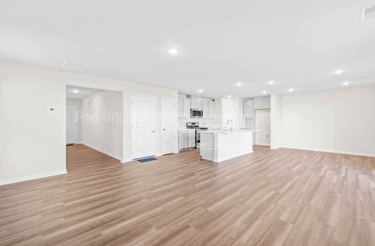 13152 Hampton Bay Ln - Photo 3 of 21