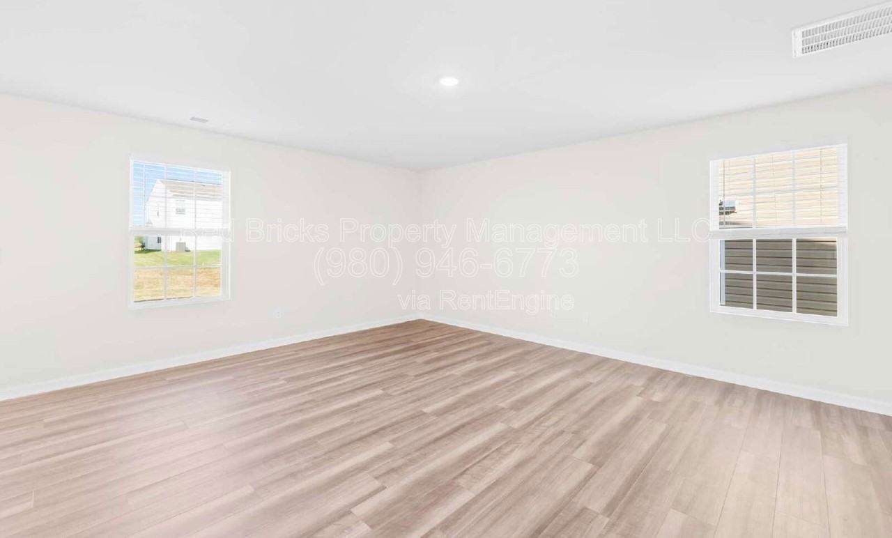 13152 Hampton Bay Ln - Photo 5 of 21