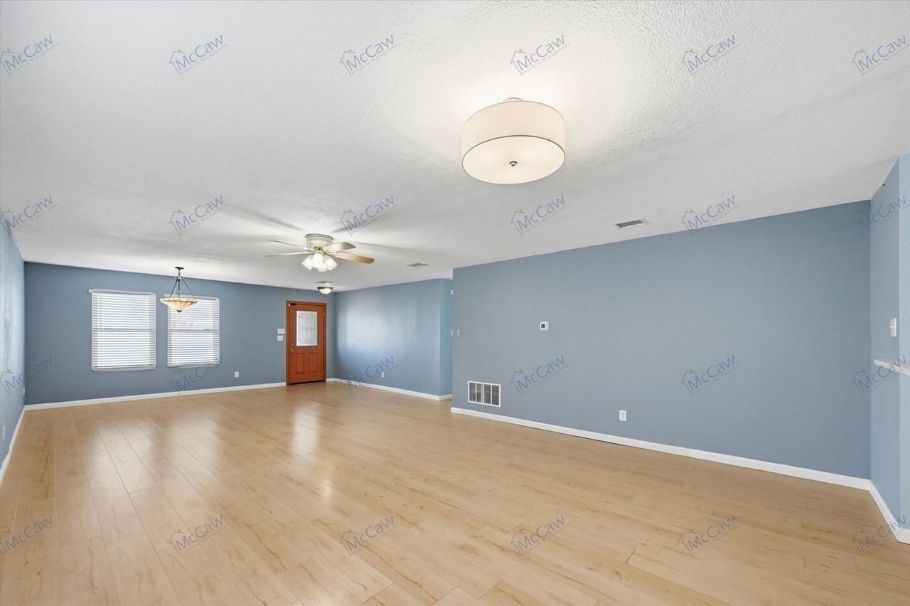 8401 Swan Park Dr - Photo 3 of 21