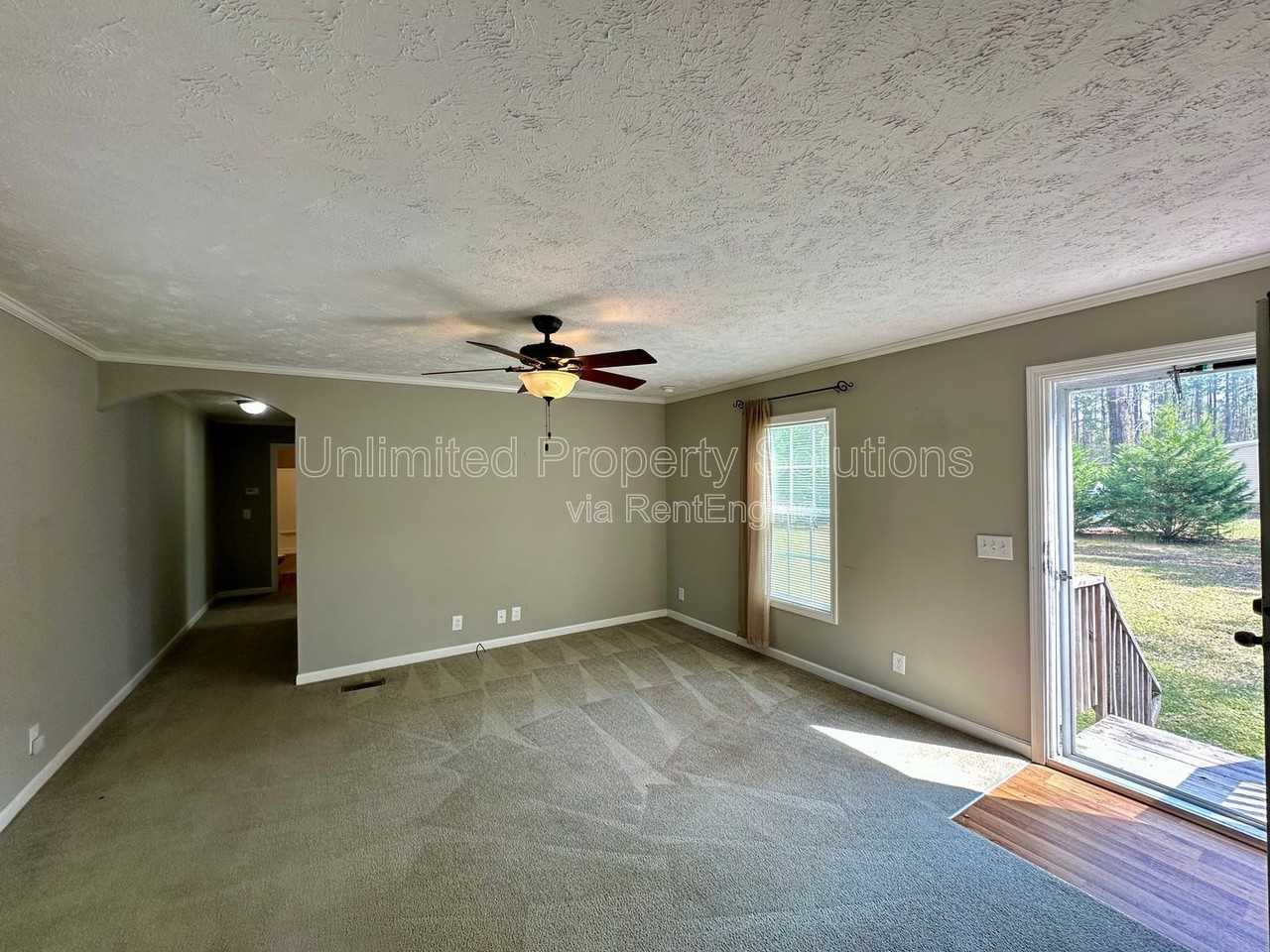 2416 Quail Run Rd Ne - Photo 4 of 19