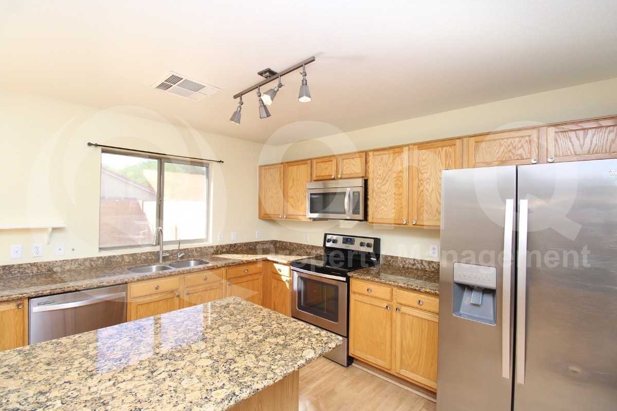 1470 S Red Rock Ct #C - Photo 3 of 21