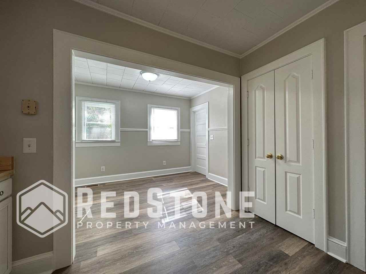 817 Oakley St - Photo 6 of 22