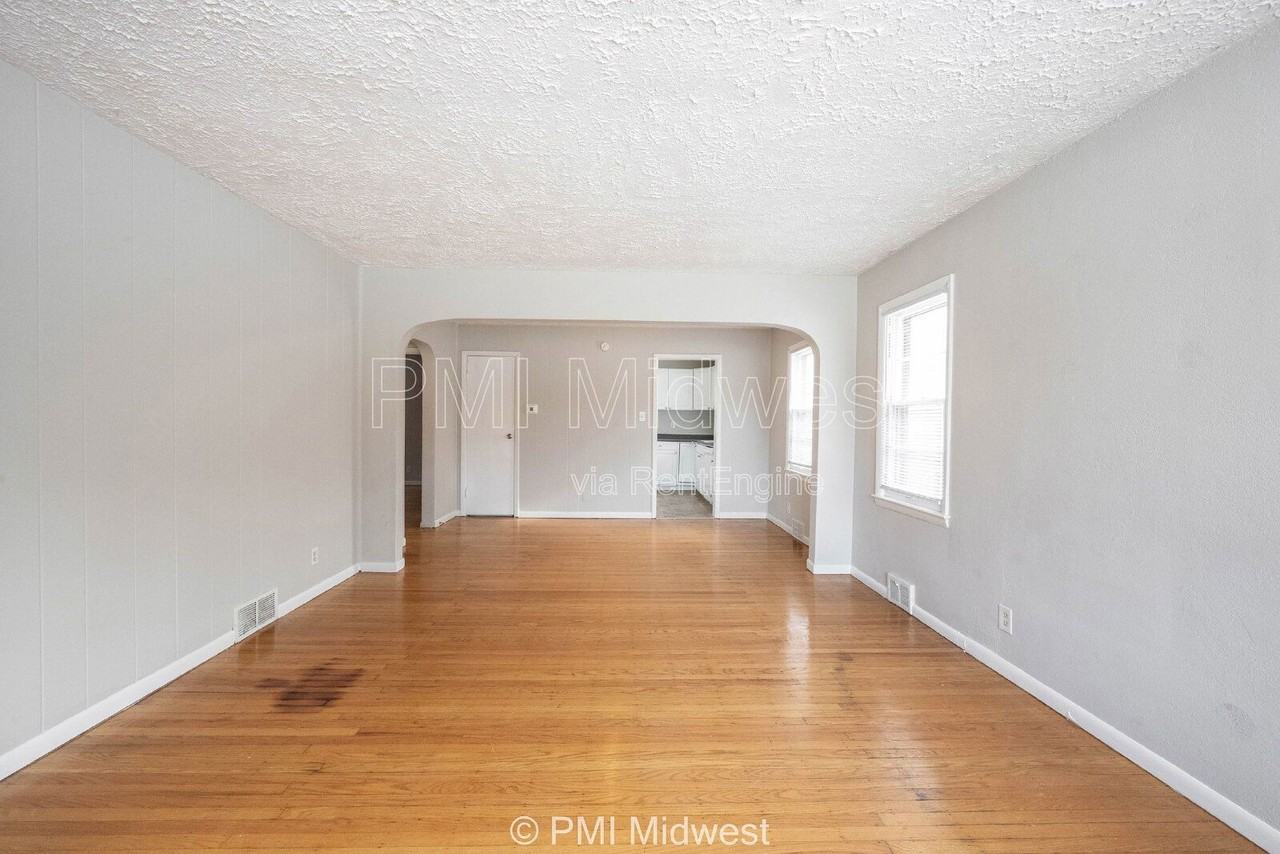 5005 Indianola Ave - Photo 4 of 25