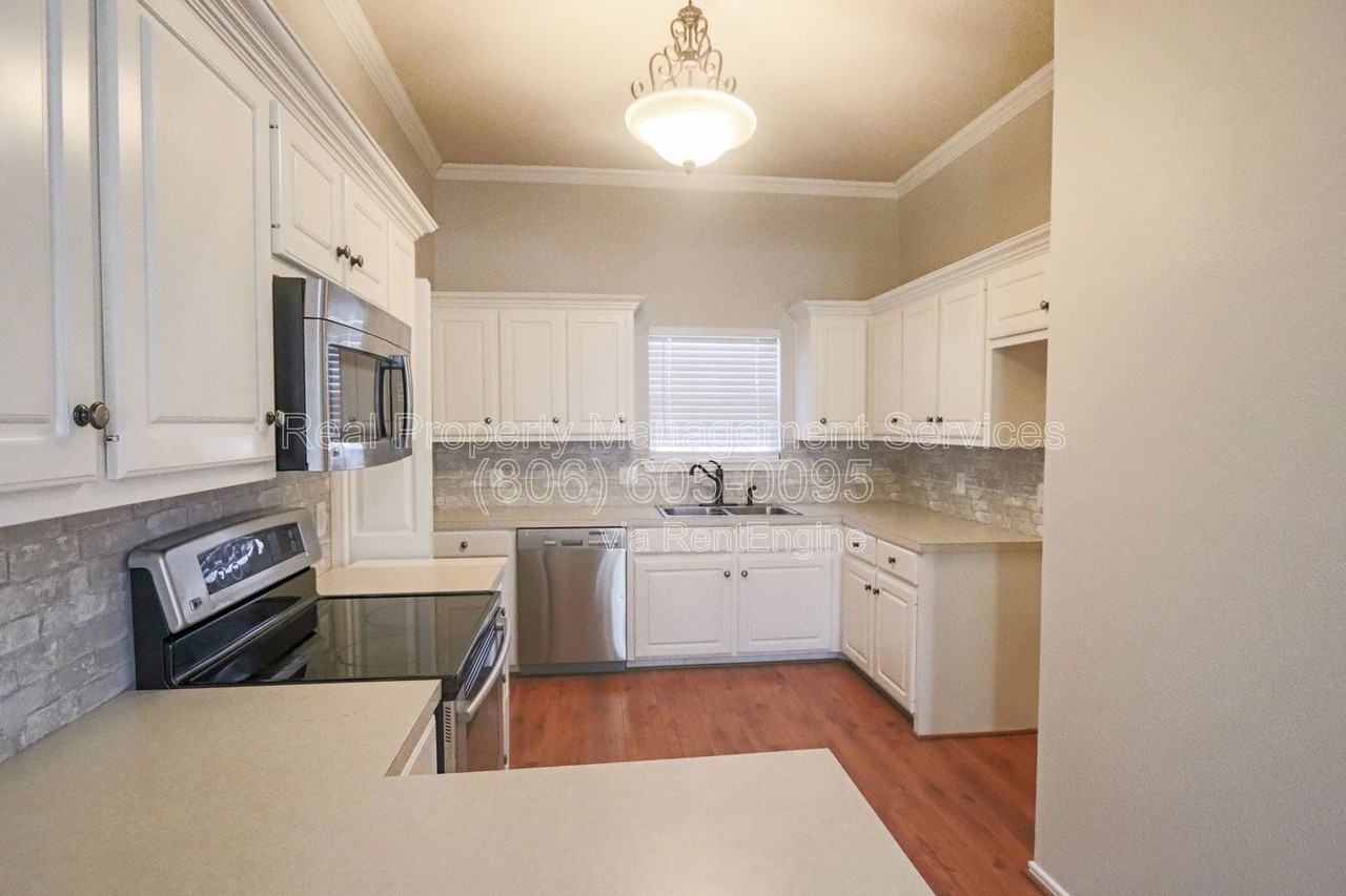 1928 77th Pl - Photo 3 of 10