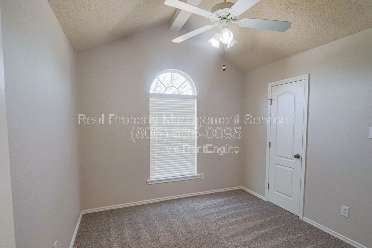 1928 77th Pl - Photo 6 of 10