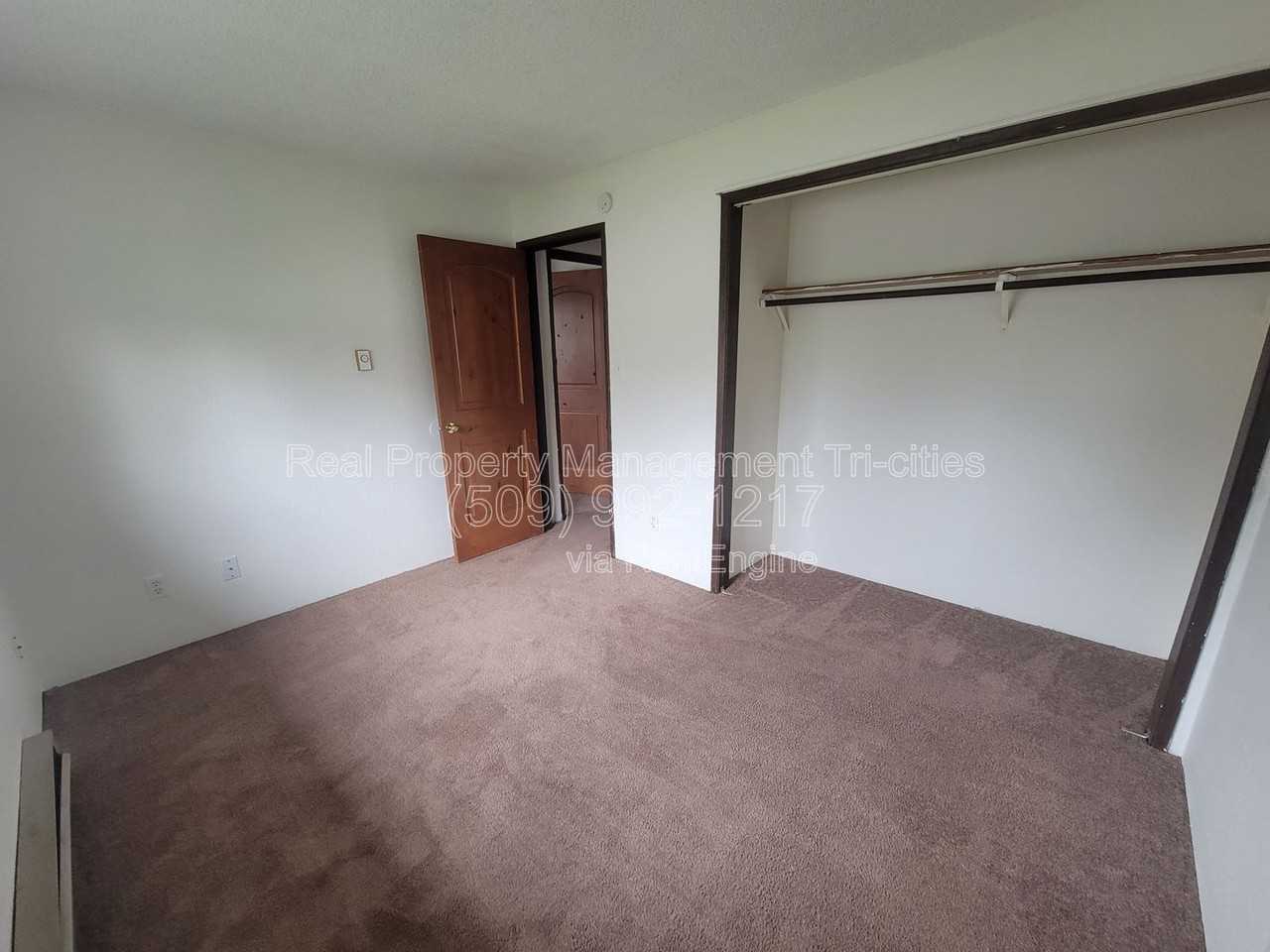 1102 S Olympia Pl #D - Photo 6 of 9