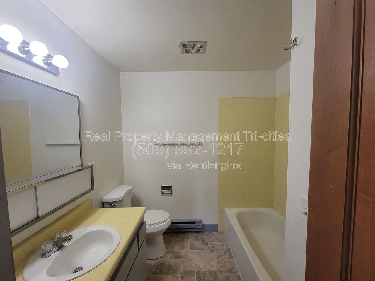 1102 S Olympia Pl #D - Photo 7 of 9