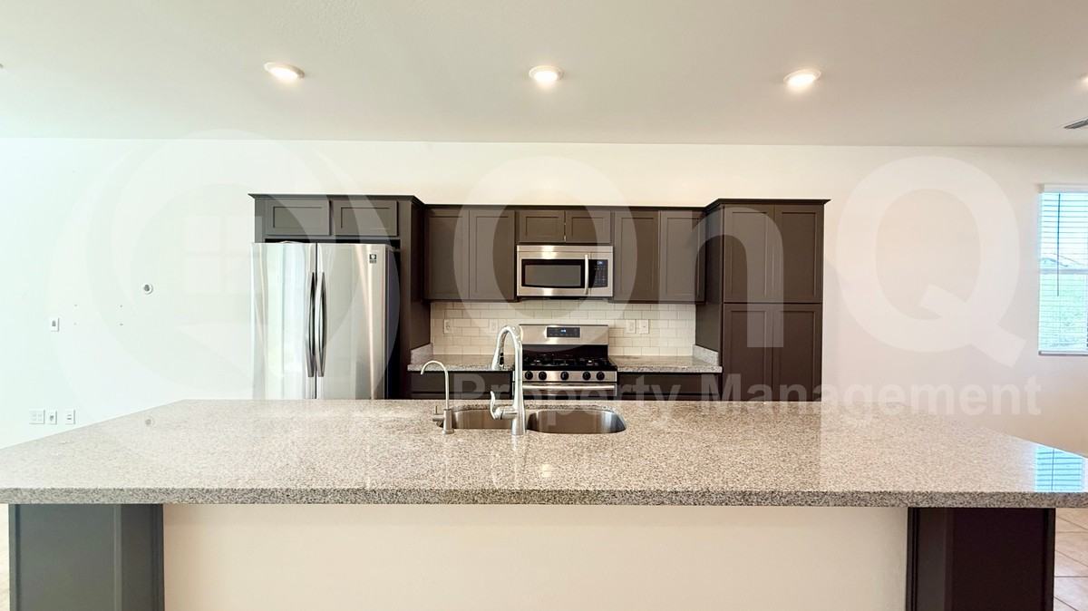 1927 W 21st Ave - Photo 4 of 20