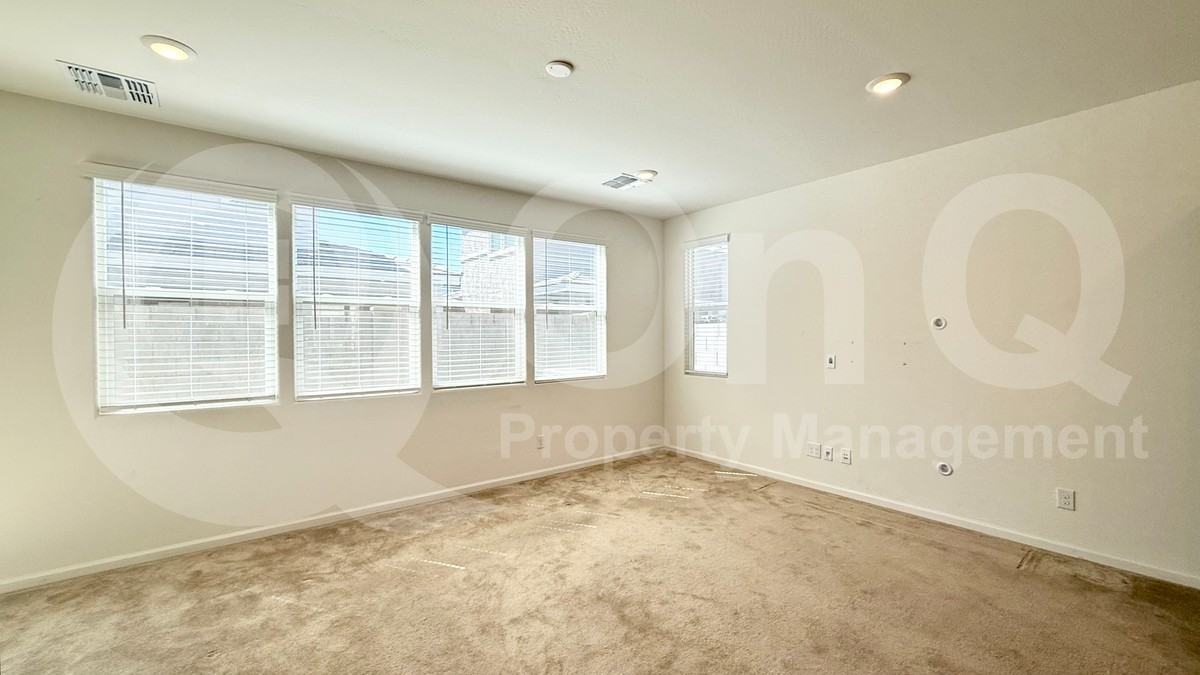 1927 W 21st Ave - Photo 5 of 20