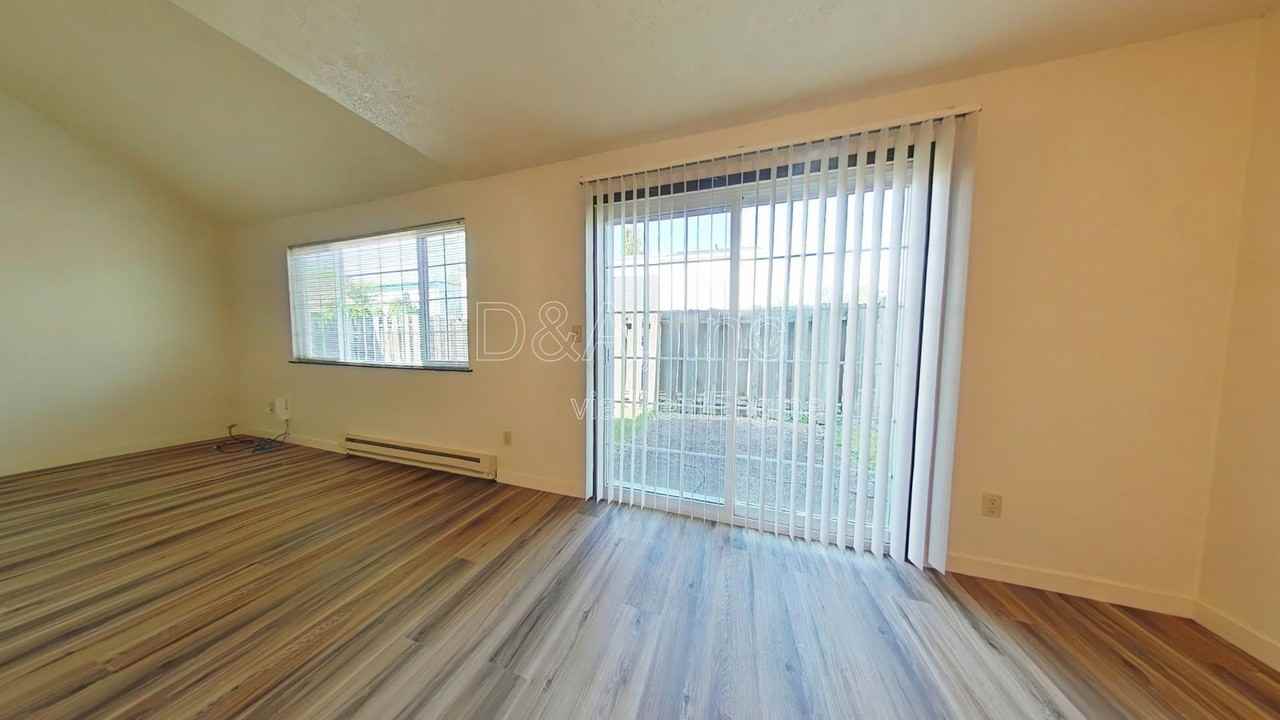 2624 Nw Coolidge Way - Photo 2 of 11