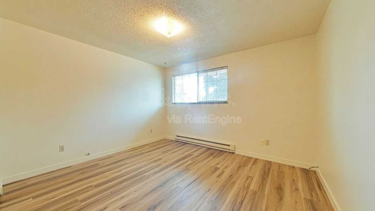 2624 Nw Coolidge Way - Photo 5 of 11