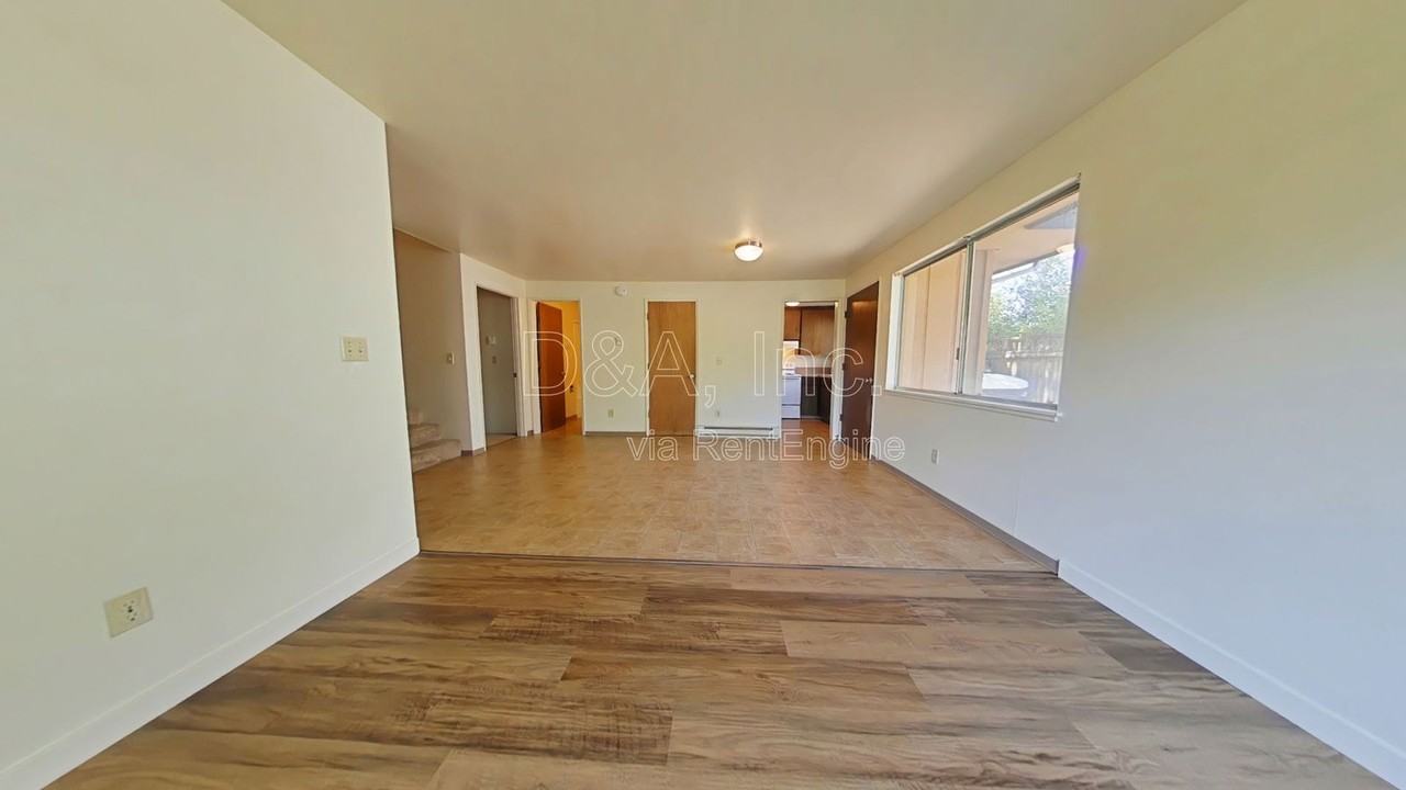 720 Nw 13th St #A - Photo 2 of 10