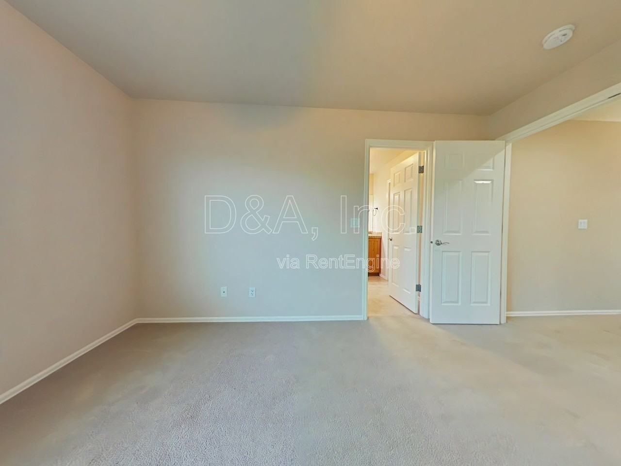 1262 Se Centerpointe Dr - Photo 5 of 14