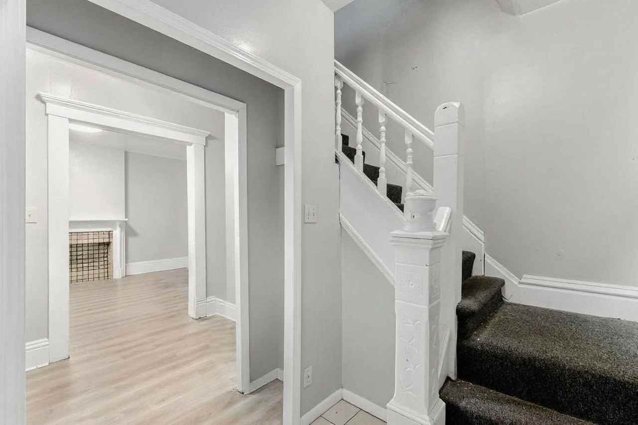 196 W 8th Ave - Photo 4 of 25