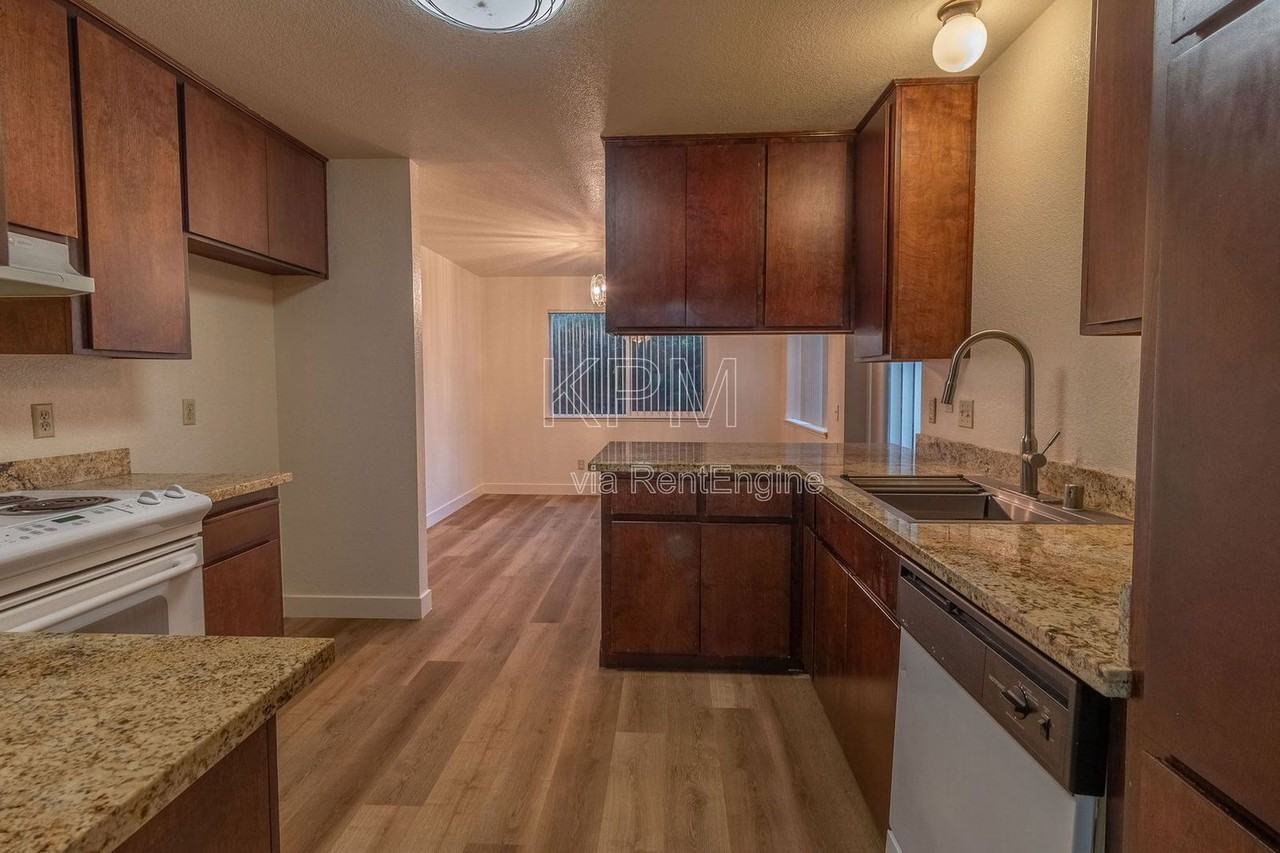 4609 Da Vinci Dr - Photo 5 of 30