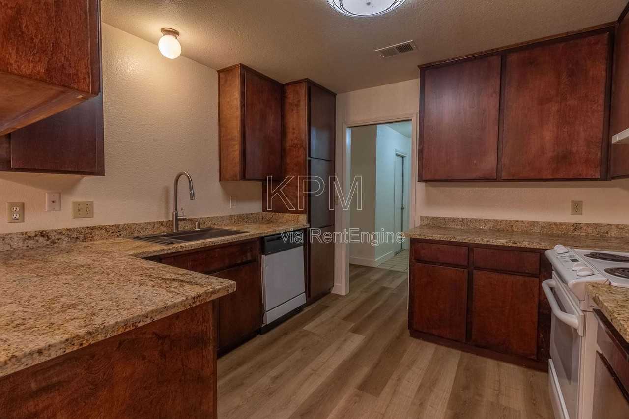 4609 Da Vinci Dr - Photo 6 of 30