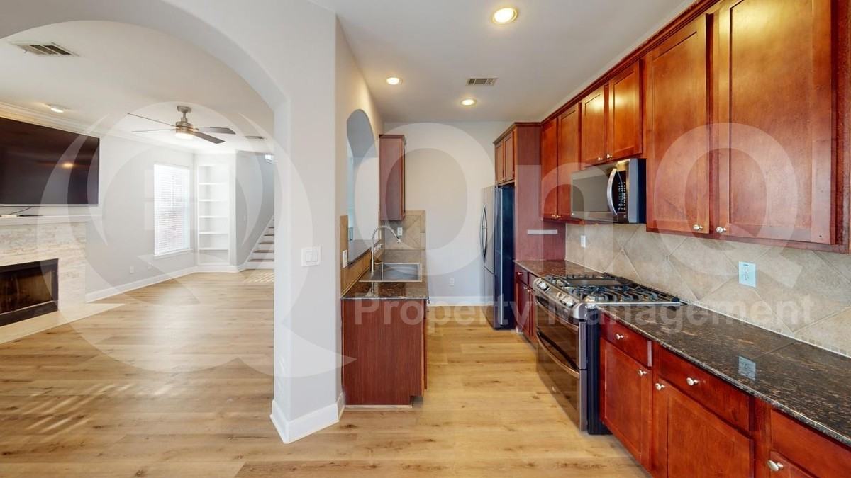 4904 Live Oak St #1 - Photo 3 of 20