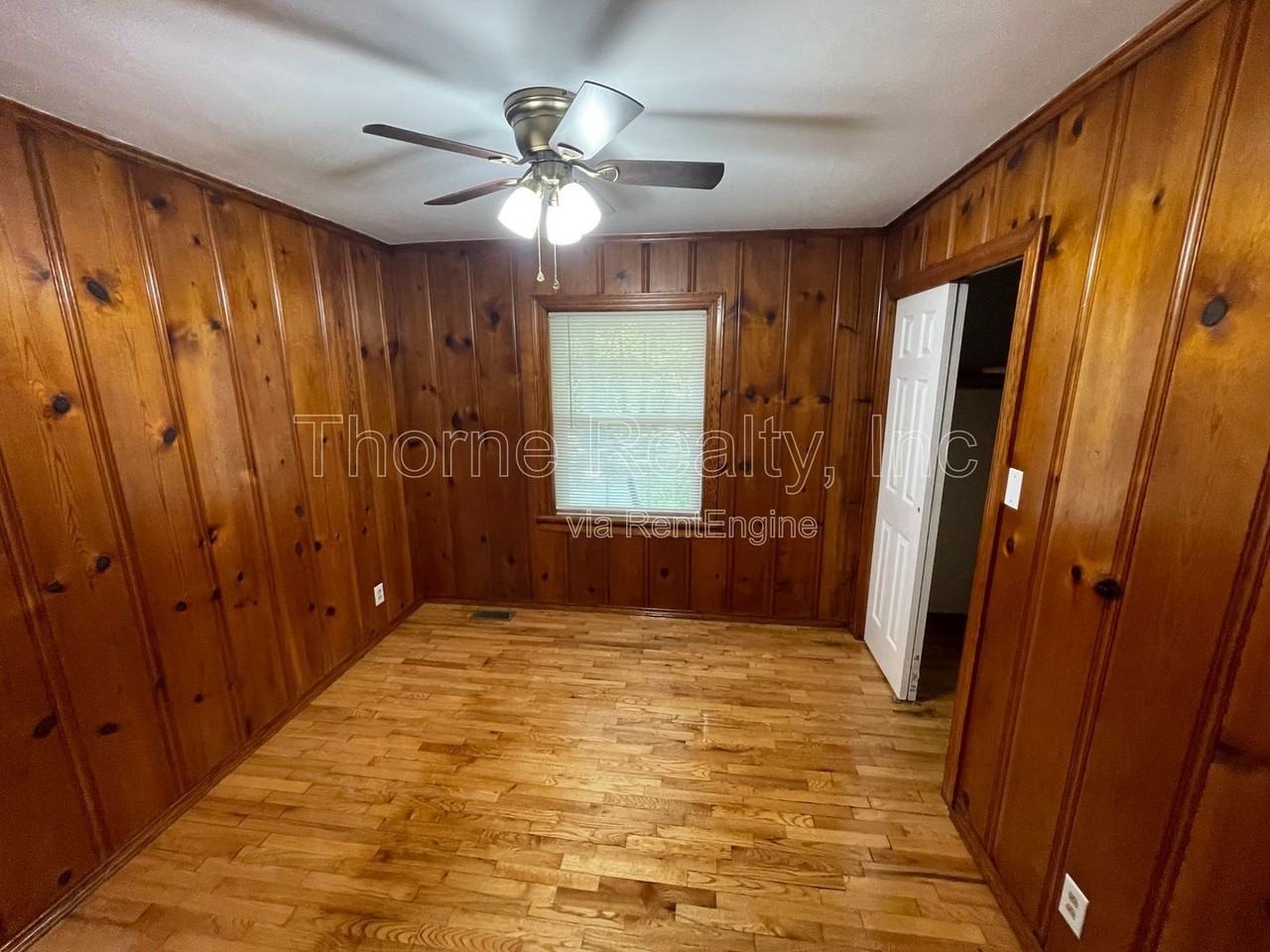 1809 Bedford Rd - Photo 4 of 12