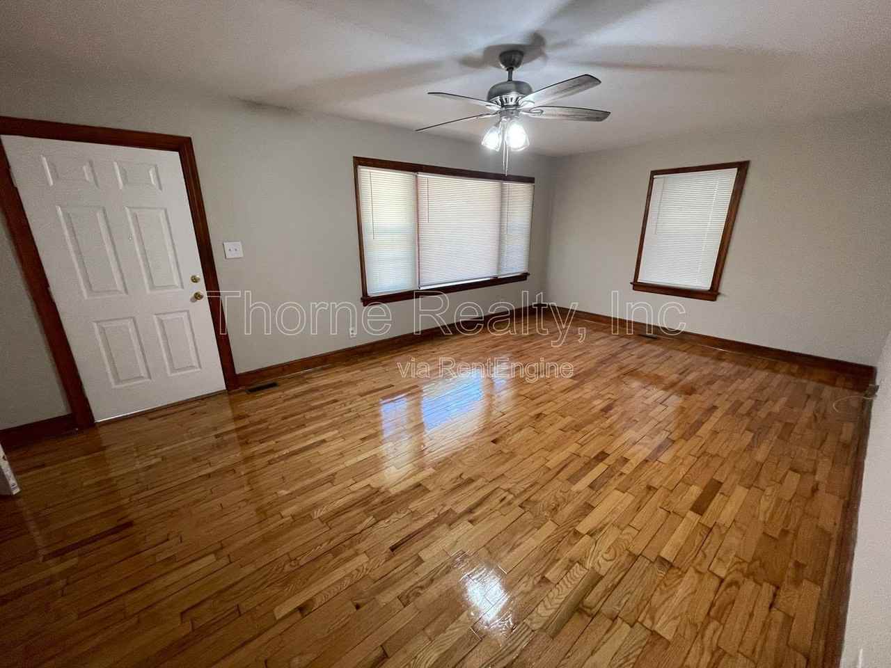 1809 Bedford Rd - Photo 5 of 12