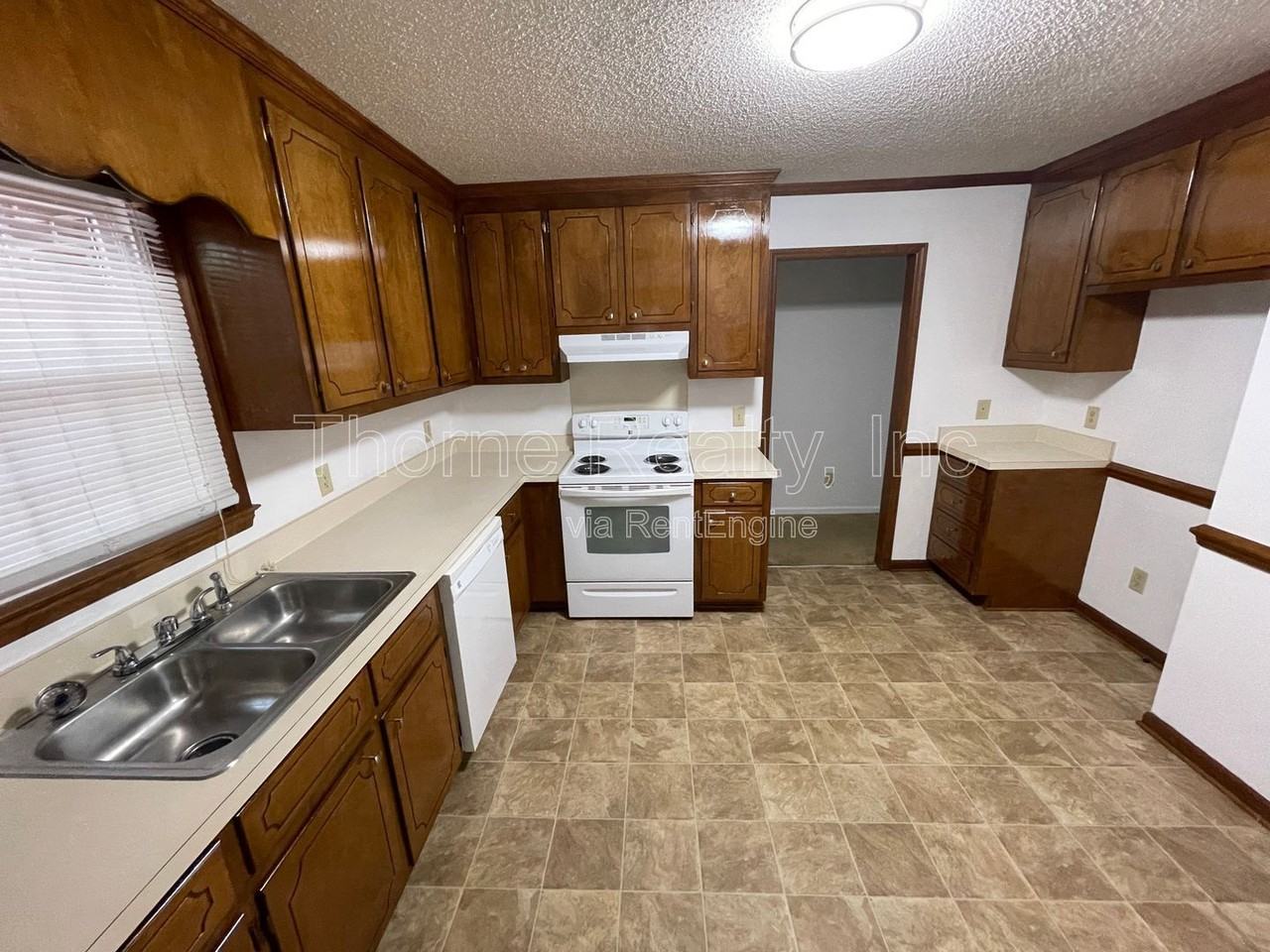 101 Opossum Trot Ct - Photo 3 of 15