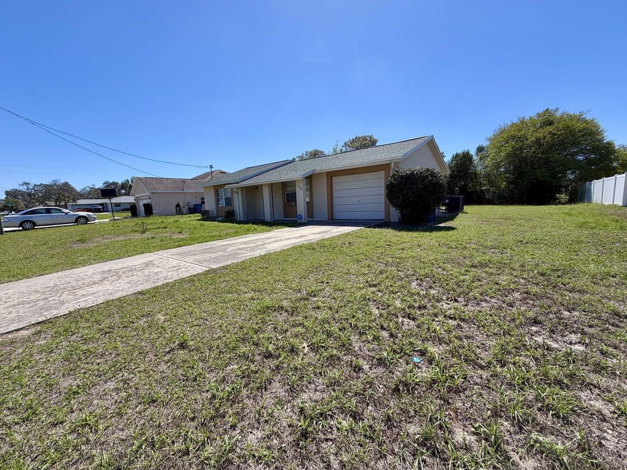 12258 Foothill St - Photo 3 of 20