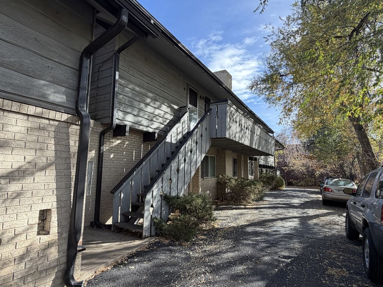 1324 Balsam Ave #1 - Photo 4 of 32