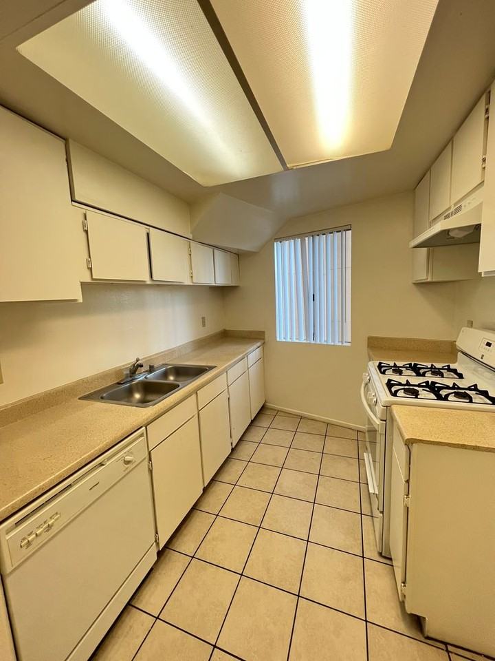 807Bunk - Photo 7 of 20