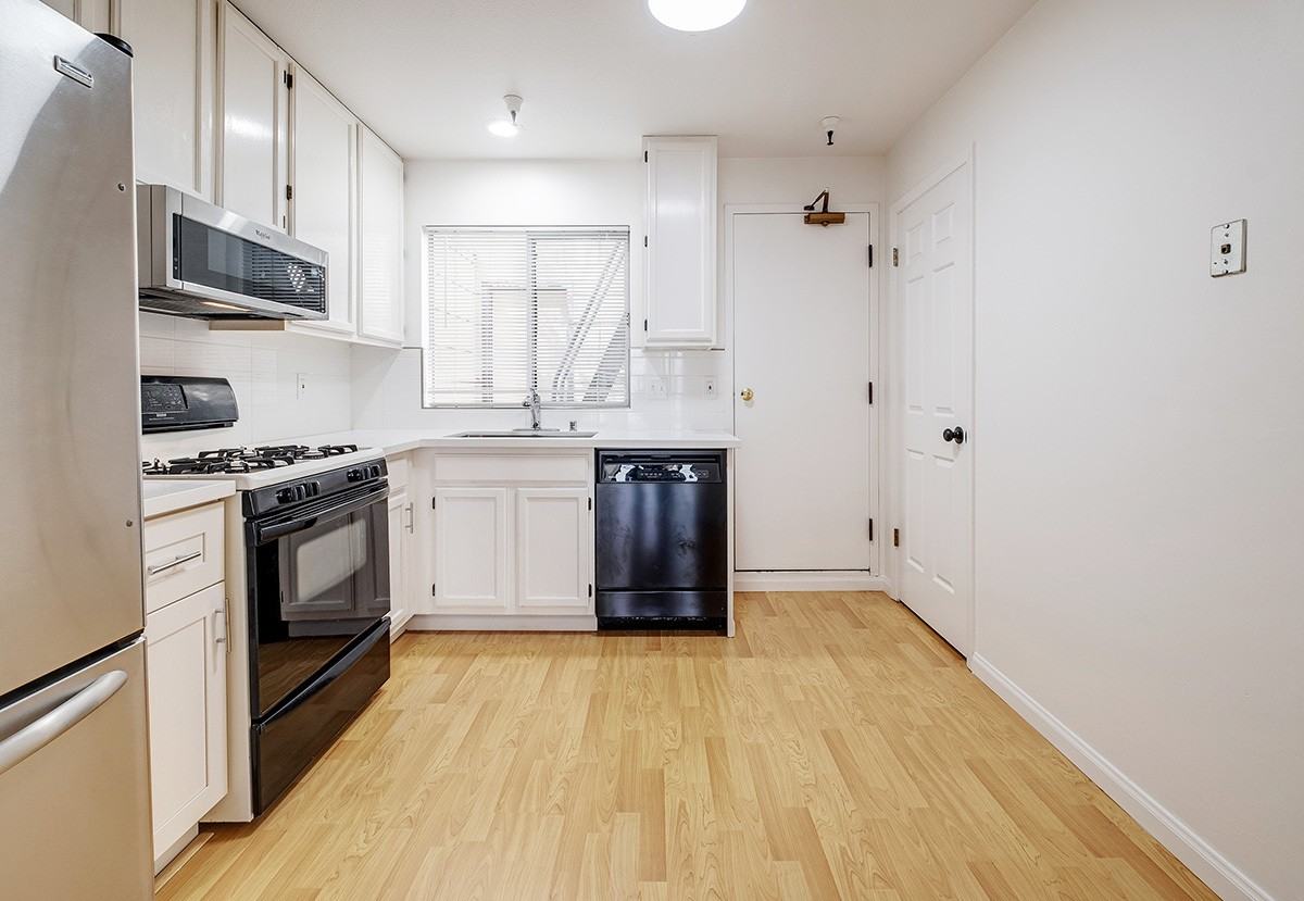 479 24th Ave #2 - Photo 3 of 24