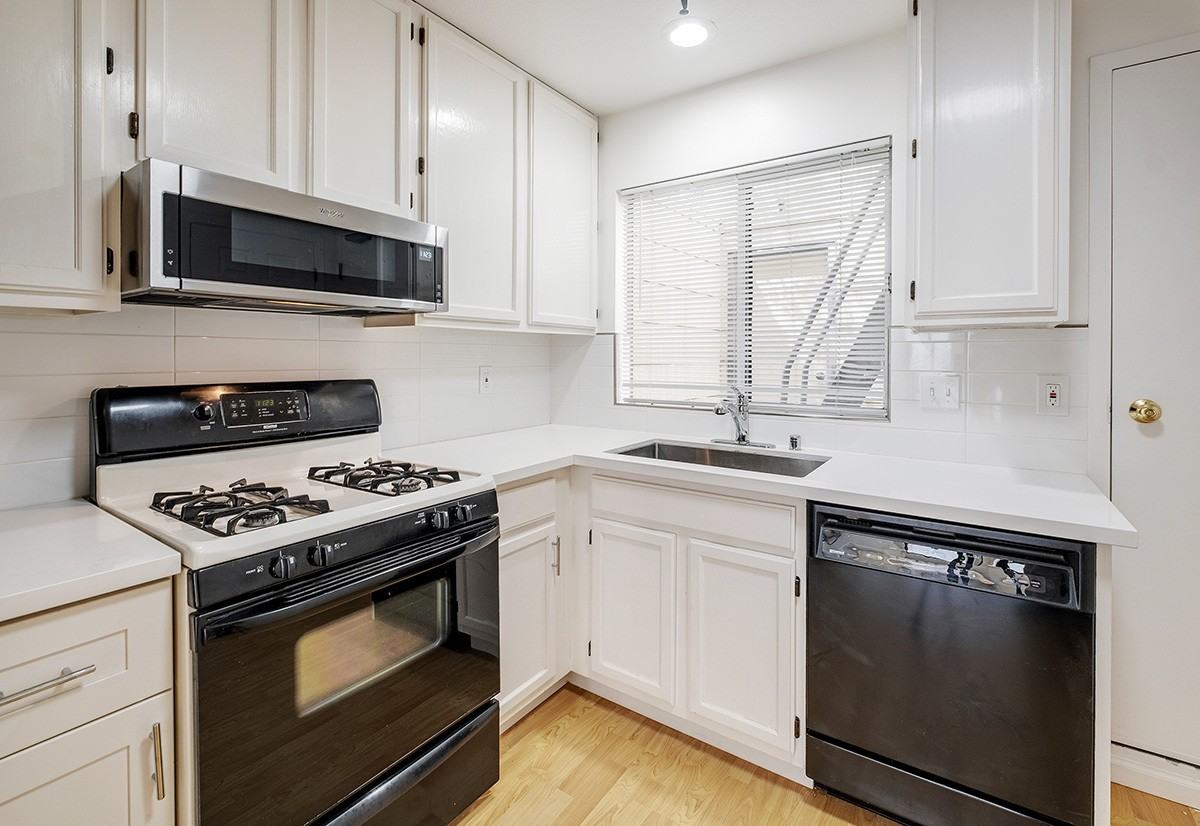 479 24th Ave #2 - Photo 4 of 24