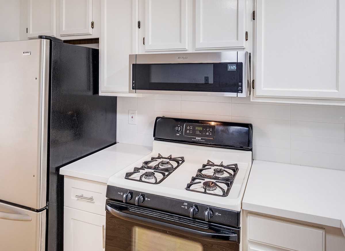 479 24th Ave #2 - Photo 6 of 24