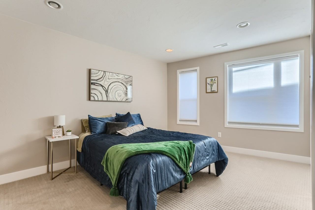 1261 N Perry St #1 - Photo 3 of 20