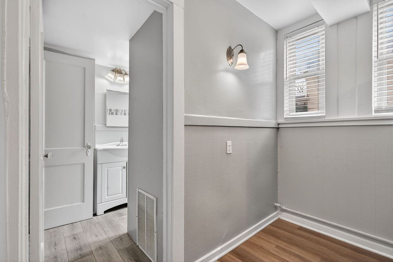 428-432 Park Blvd Apartments - Photo 4 of 15