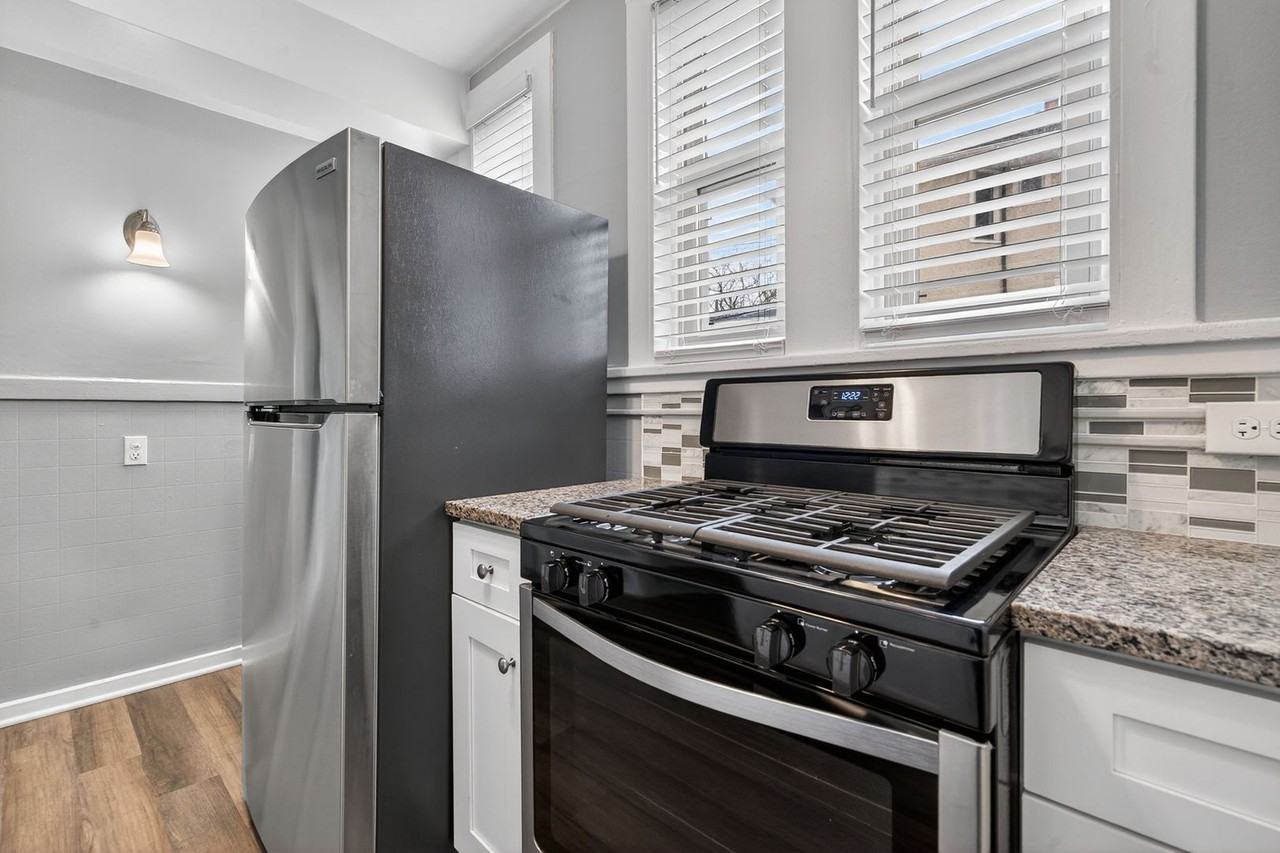 428-432 Park Blvd Apartments - Photo 6 of 15