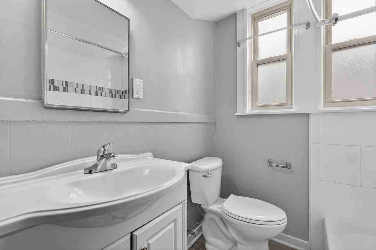 428-432 Park Blvd Apartments - Photo 7 of 15