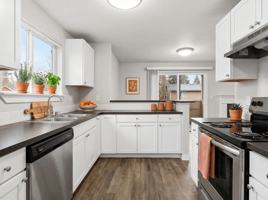 featured image of 737 7th St Se