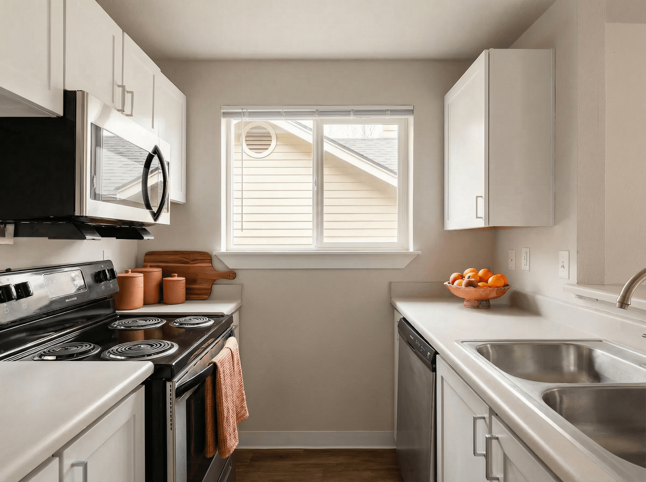 Cambridge on Seventh - Photo 3 of 32