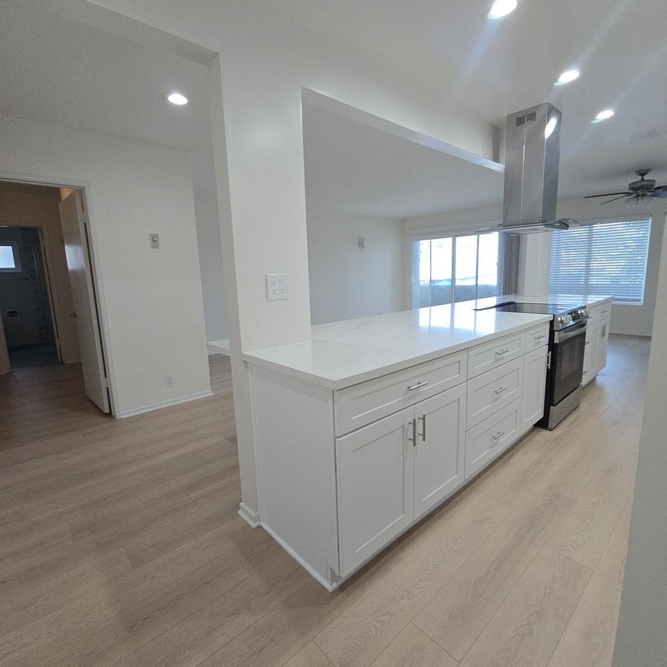 336 Culver Blvd - Photo 3 of 10