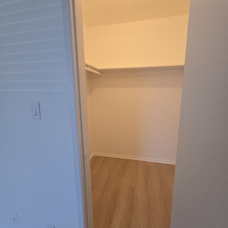 336 Culver Blvd - Photo 4 of 10