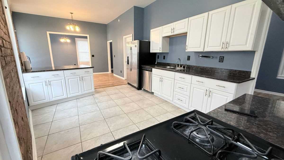 12 Tyler St - Photo 6 of 13