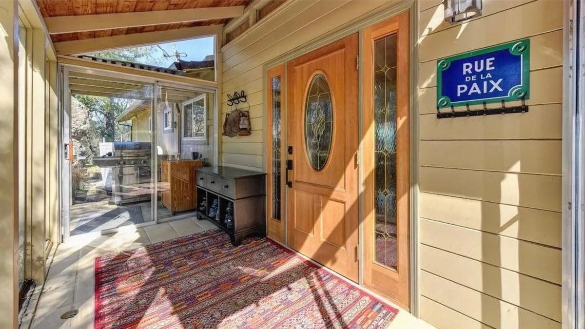 4881 Thompson Hill Rd - Photo 2 of 8