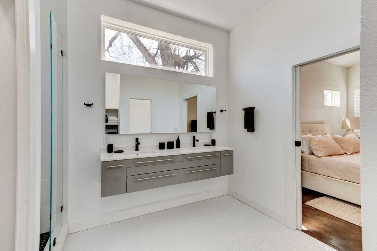 2715 Zaragosa St - Photo 3 of 20