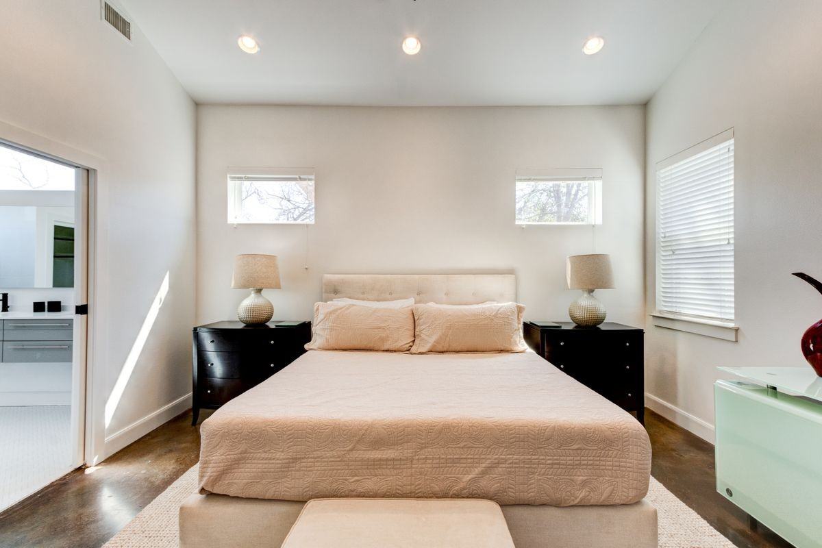 2715 Zaragosa St - Photo 5 of 20