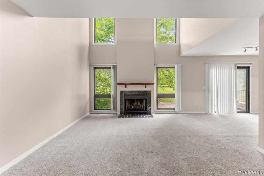 644 Ashley Cir - Photo 3 of 22