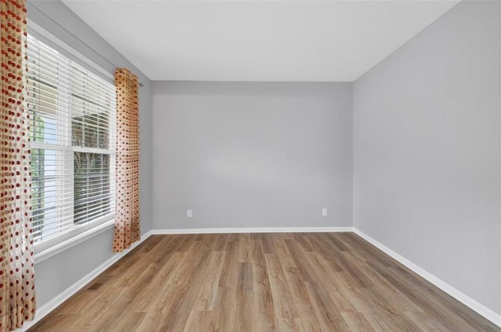 740 Mayfair Ct - Photo 3 of 50