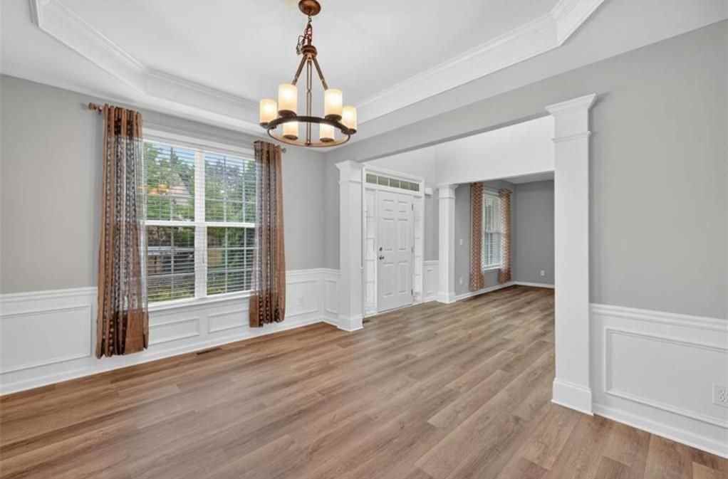 740 Mayfair Ct - Photo 6 of 50